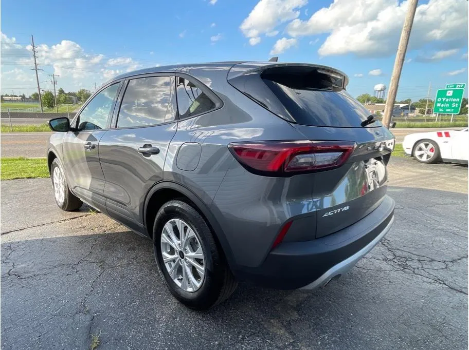 Ford Escape photo 7