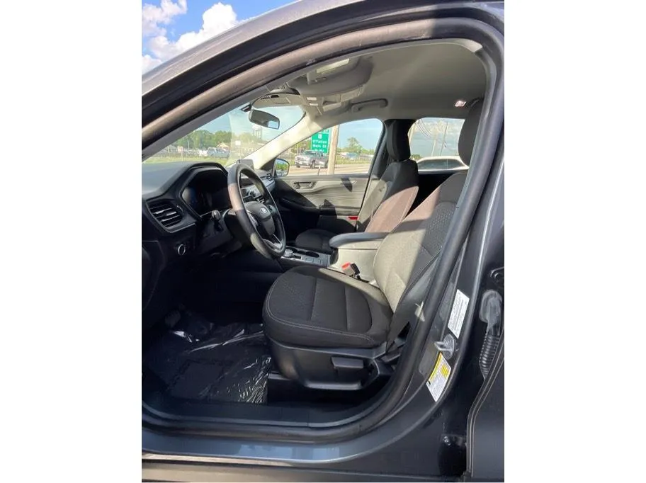 Ford Escape photo 9