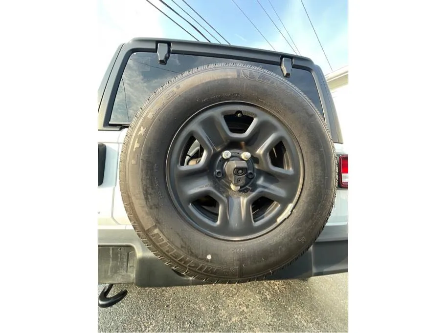 Jeep Wrangler photo 22