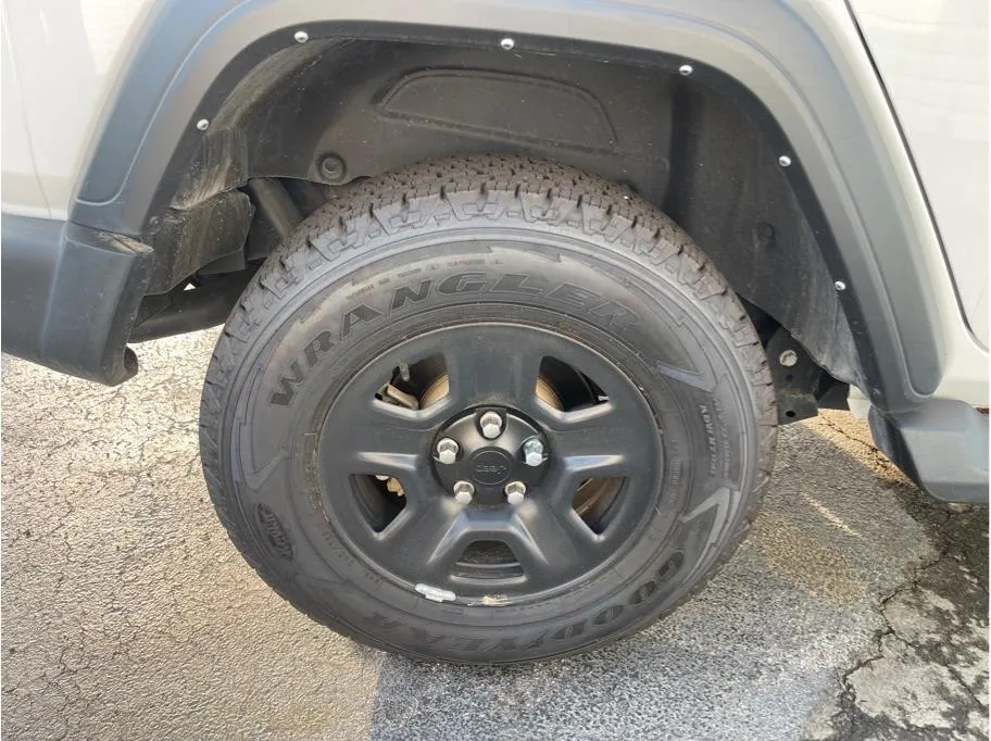 Jeep Wrangler photo 26