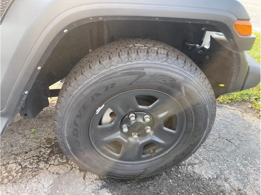 Jeep Wrangler photo 27