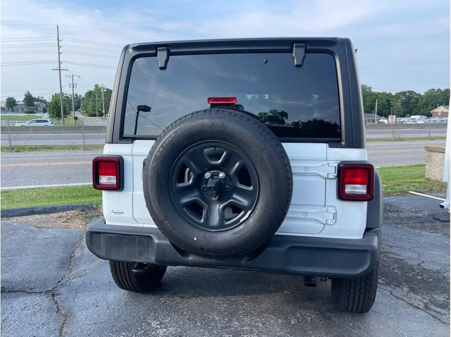 Jeep Wrangler photo 6