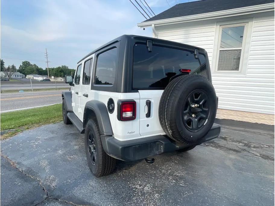 Jeep Wrangler photo 7