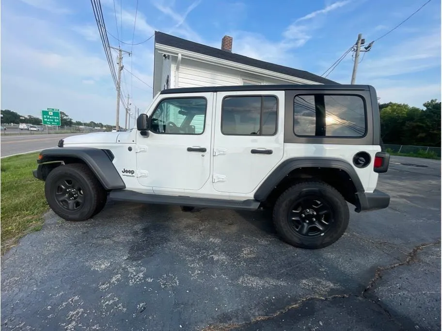 Jeep Wrangler photo 8