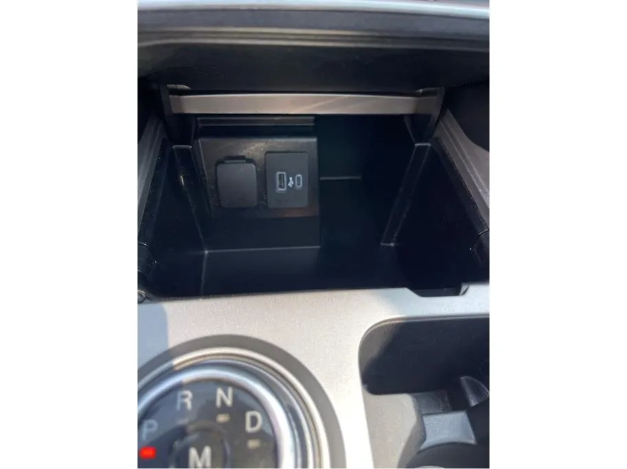 Ford Explorer photo 17