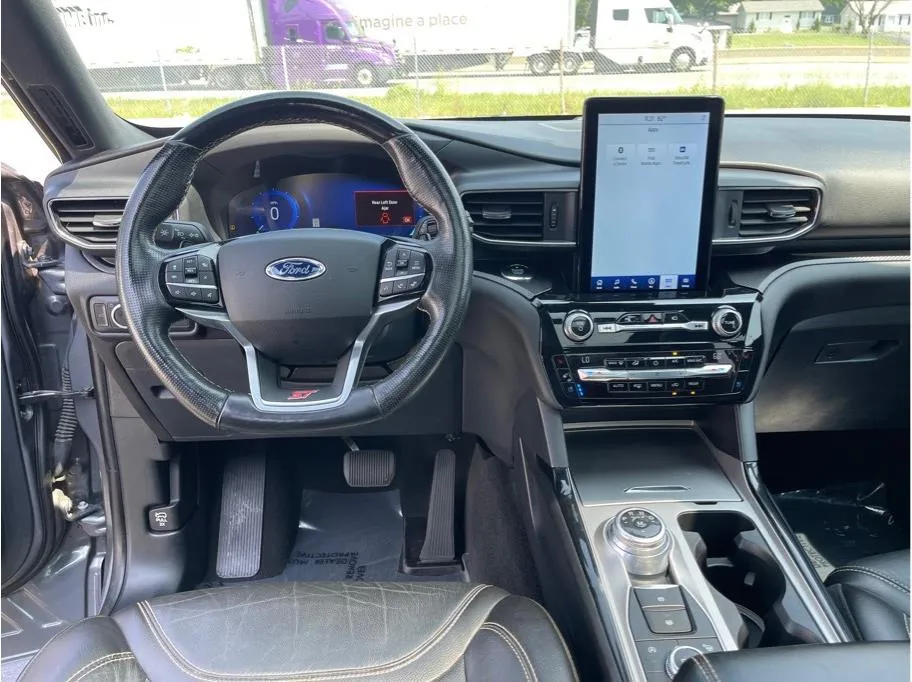 Ford Explorer photo 27