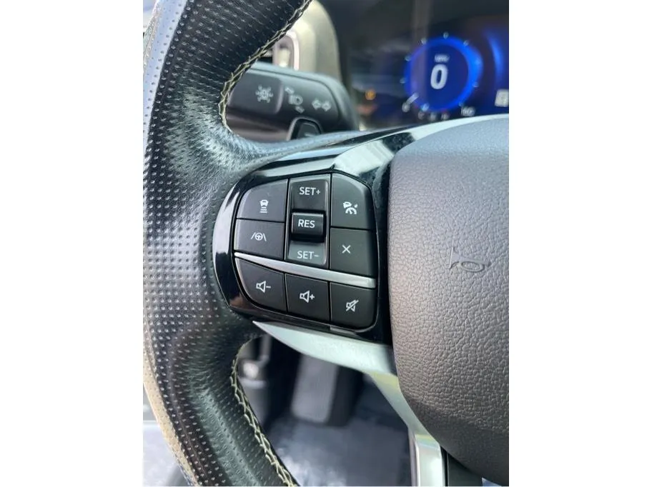 Ford Explorer photo 33