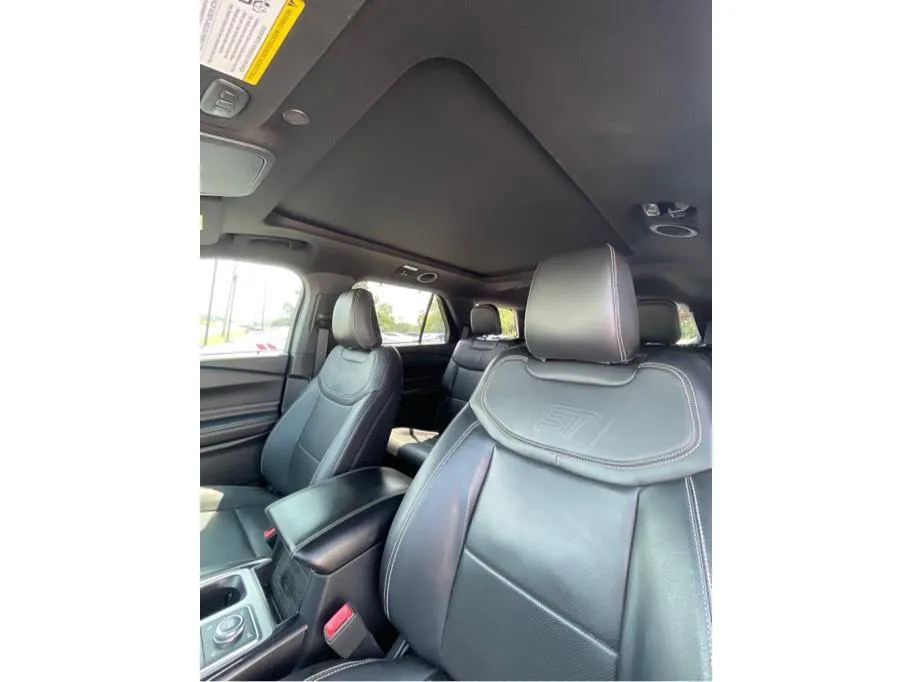 Ford Explorer photo 36