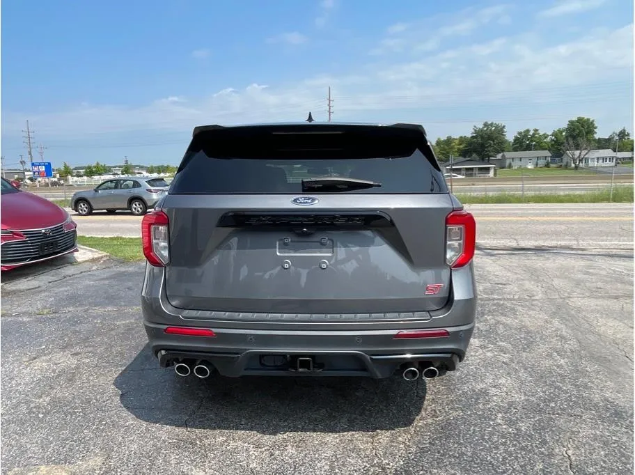 Ford Explorer photo 7