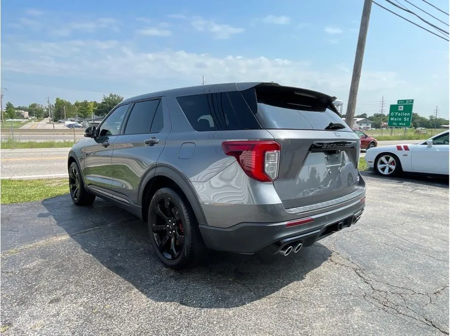 Ford Explorer photo 8