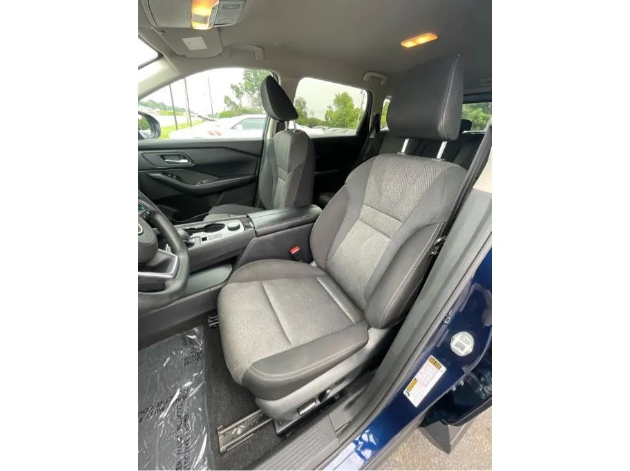 Nissan Rogue photo 13