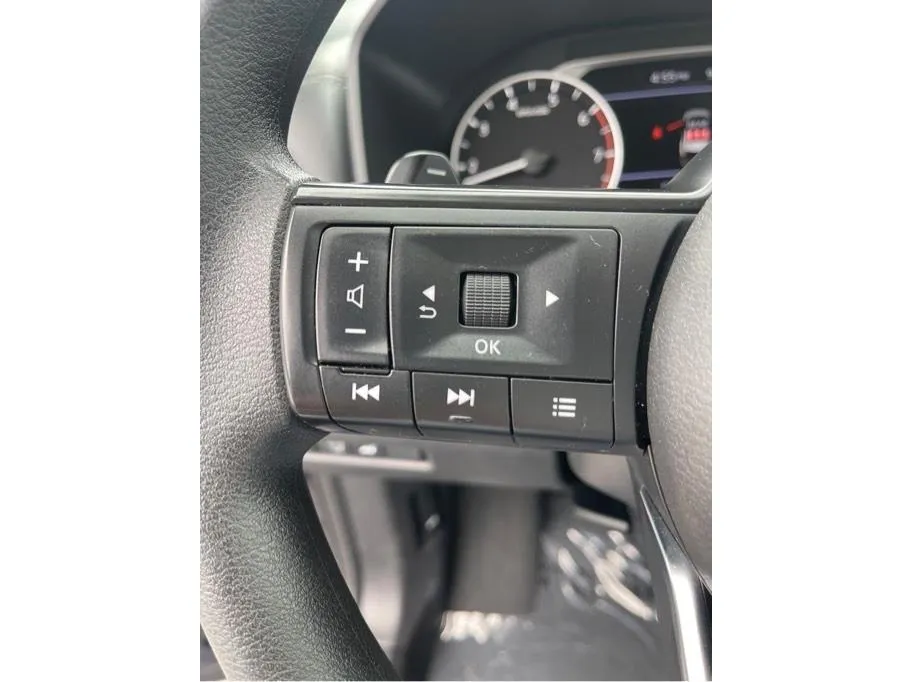 Nissan Rogue photo 18