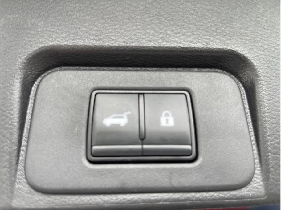 Nissan Rogue photo 29