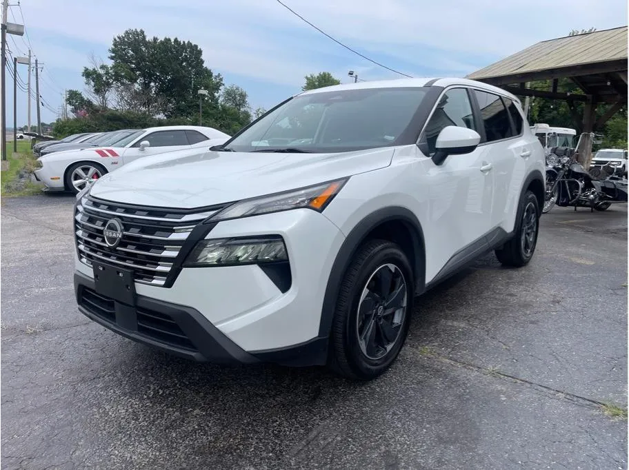 White 2024 Nissan Rogue SV Sport Utility 4D for sale in O’Fallon, MO