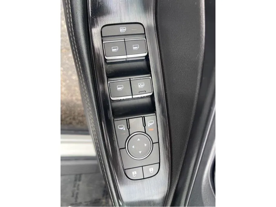 Nissan Rogue photo 14