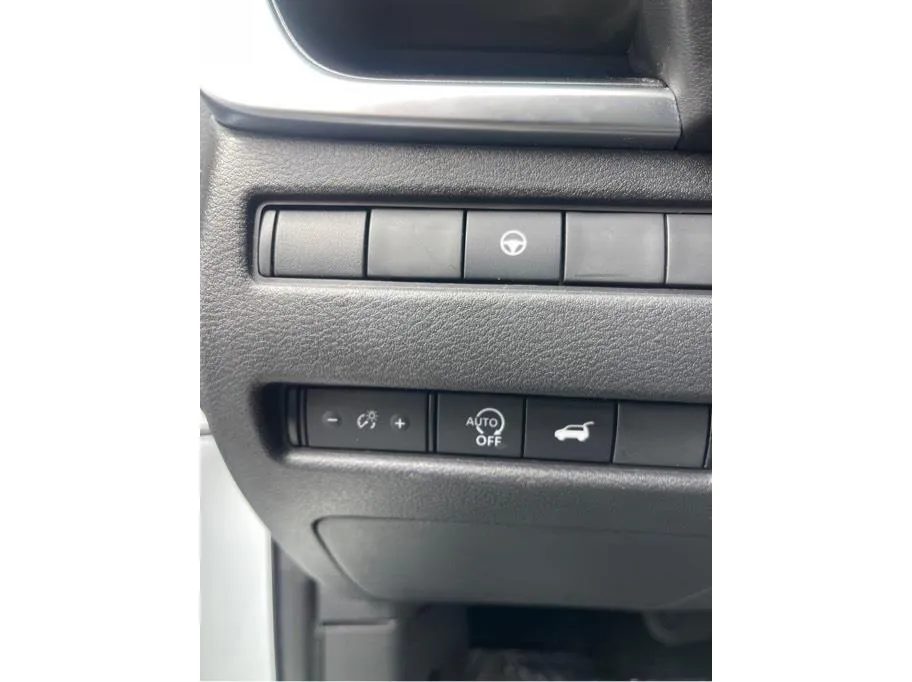 Nissan Rogue photo 16