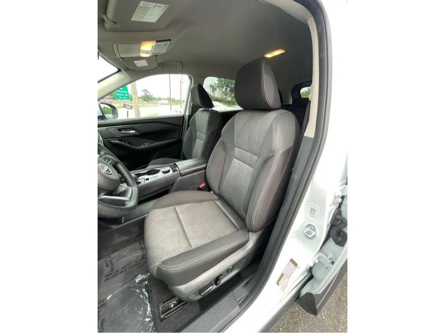 Nissan Rogue photo 17