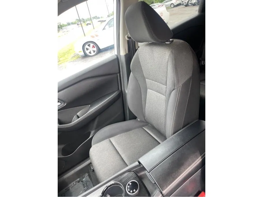 Nissan Rogue photo 18