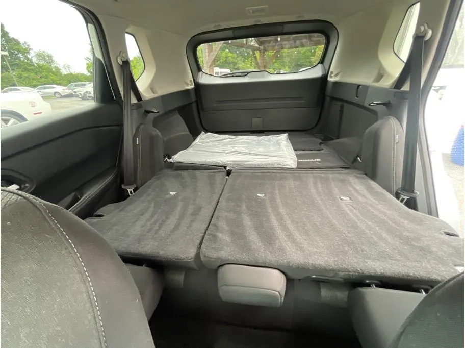 Nissan Rogue photo 22