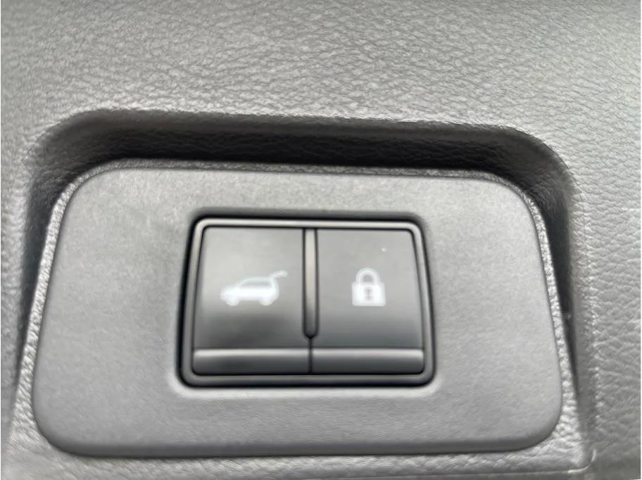 Nissan Rogue photo 25