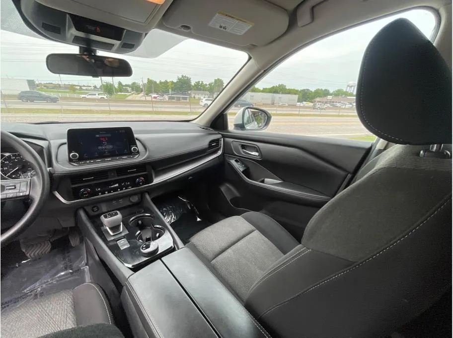 Nissan Rogue photo 26
