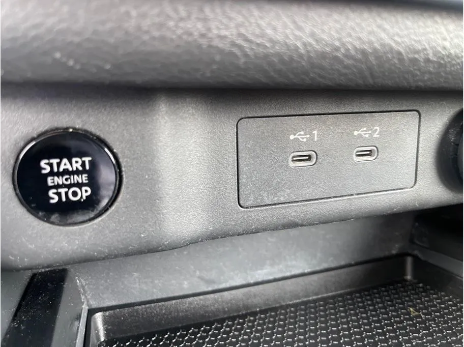 Nissan Rogue photo 32