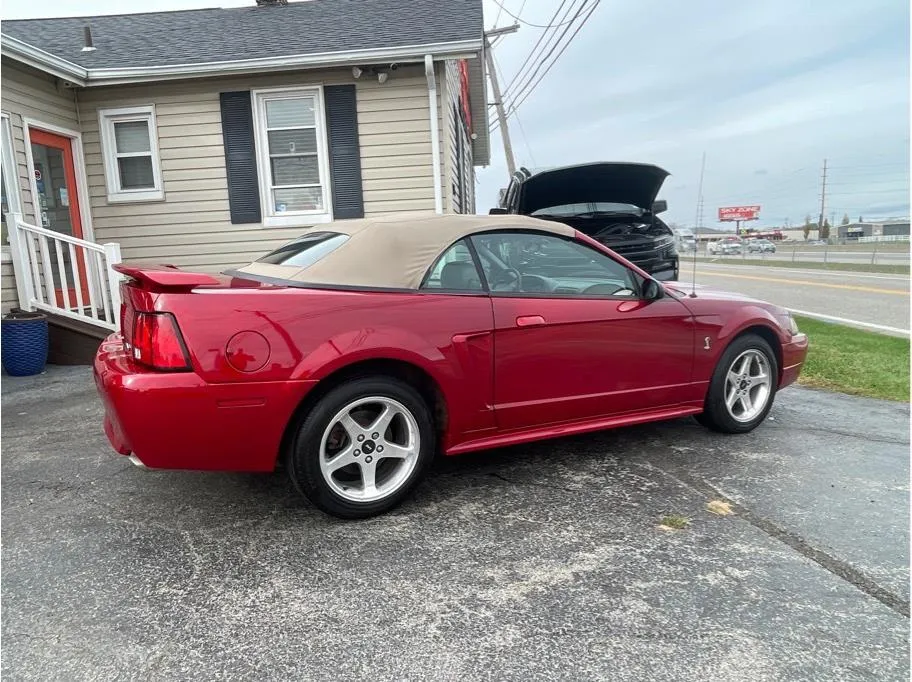 Ford Mustang photo 4
