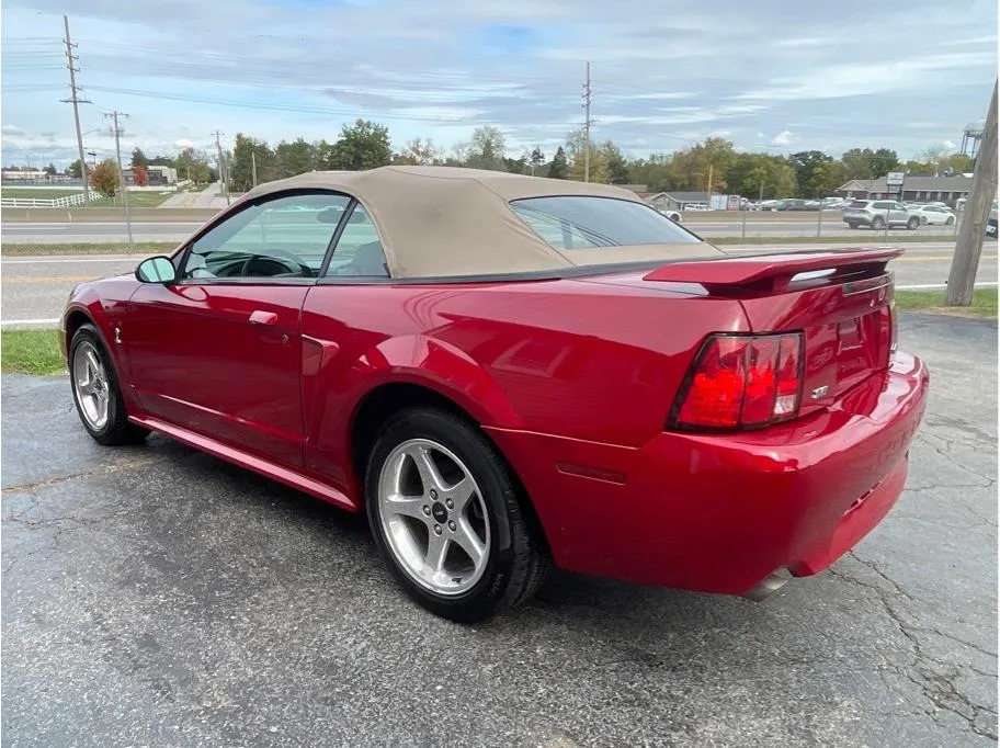 Ford Mustang photo 6
