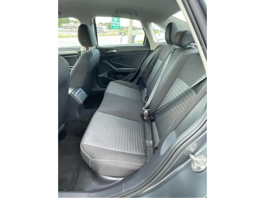 Volkswagen Jetta photo 21