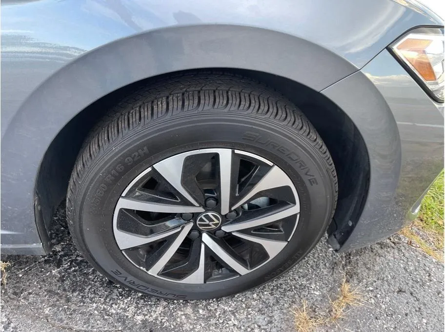 Volkswagen Jetta photo 27