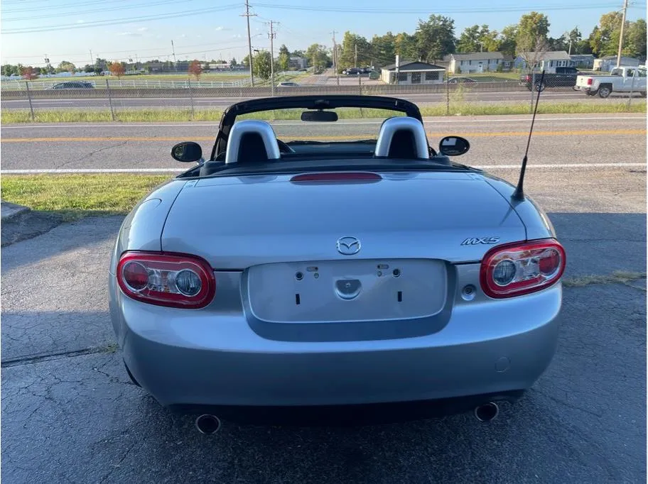 Mazda MX-5 photo 11