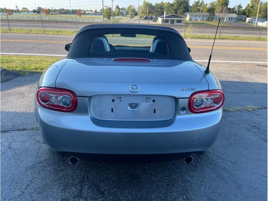 Mazda MX-5 photo 6