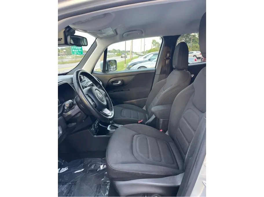 Jeep Renegade photo 17