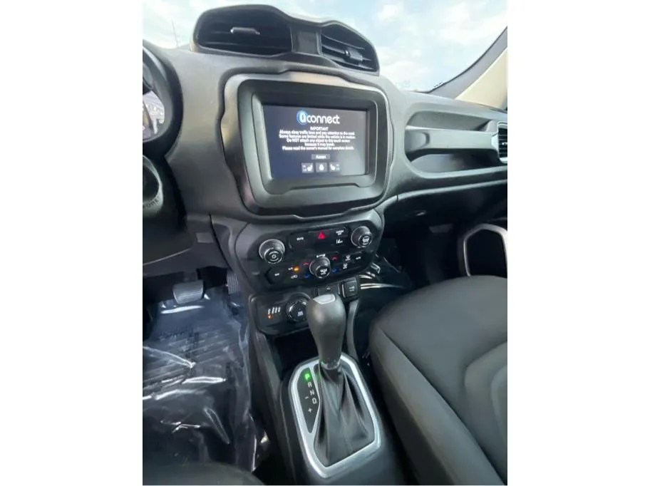 Jeep Renegade photo 19