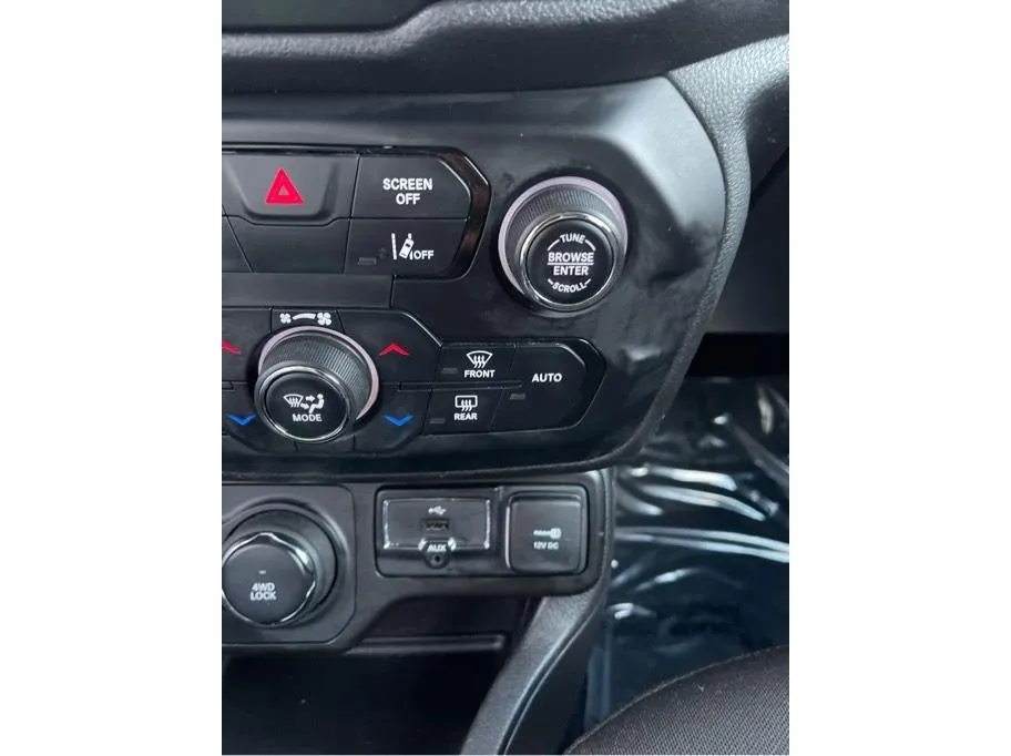 Jeep Renegade photo 23