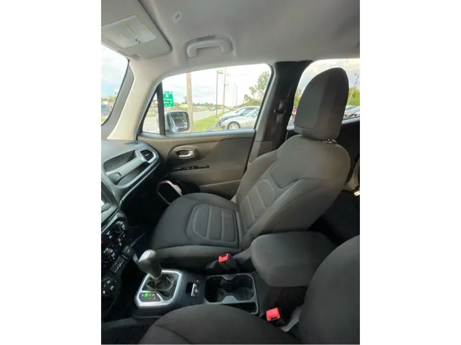 Jeep Renegade photo 24