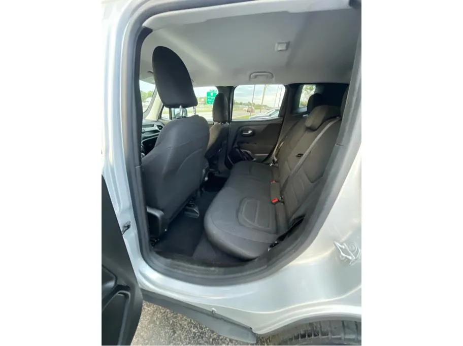 Jeep Renegade photo 27