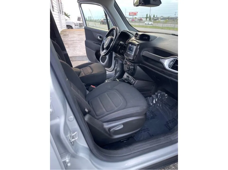 Jeep Renegade photo 30