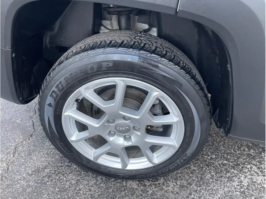 Jeep Renegade photo 32