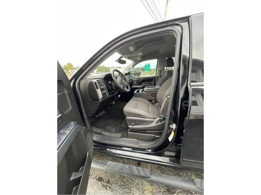 Chevrolet Silverado photo 11