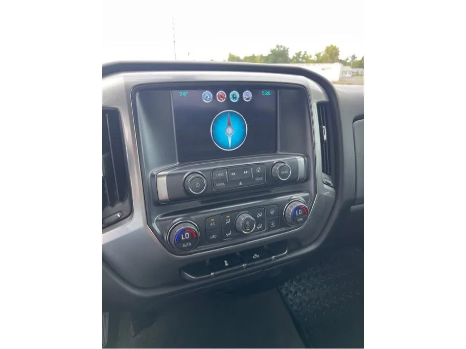 Chevrolet Silverado photo 17