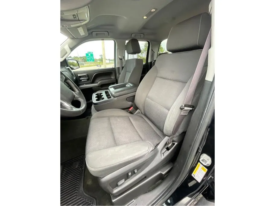 Chevrolet Silverado photo 19