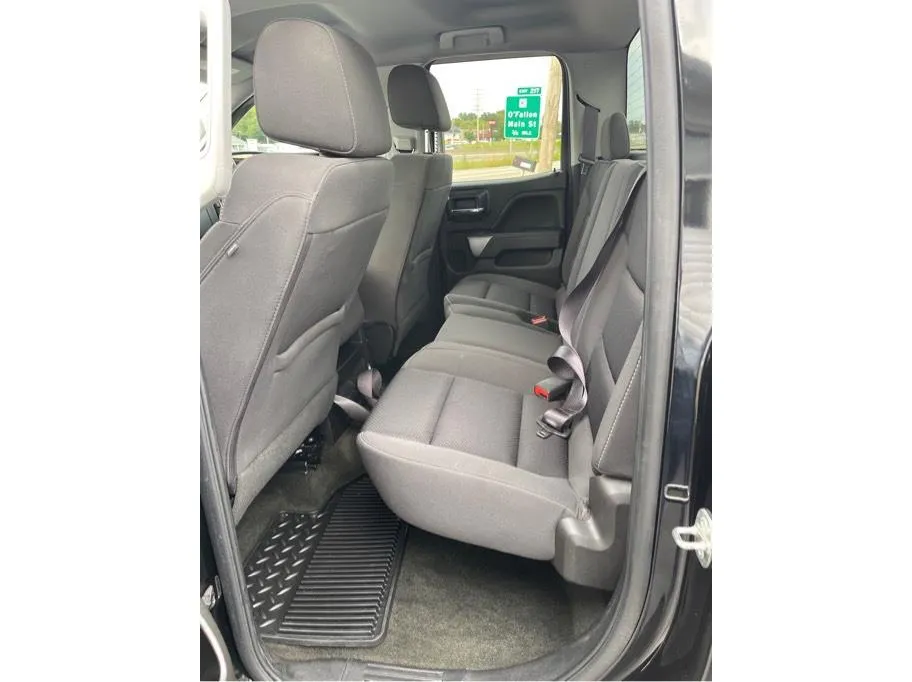 Chevrolet Silverado photo 24