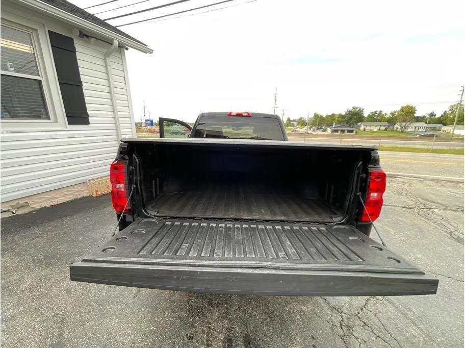 Chevrolet Silverado photo 26