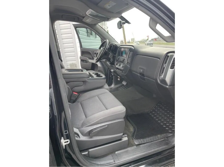 Chevrolet Silverado photo 32