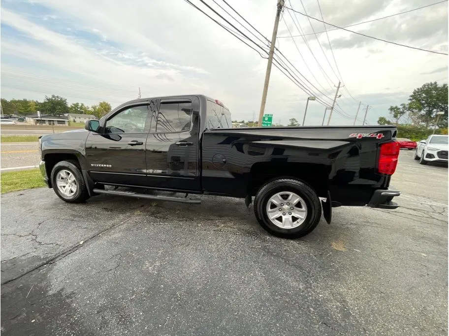 Chevrolet Silverado photo 9
