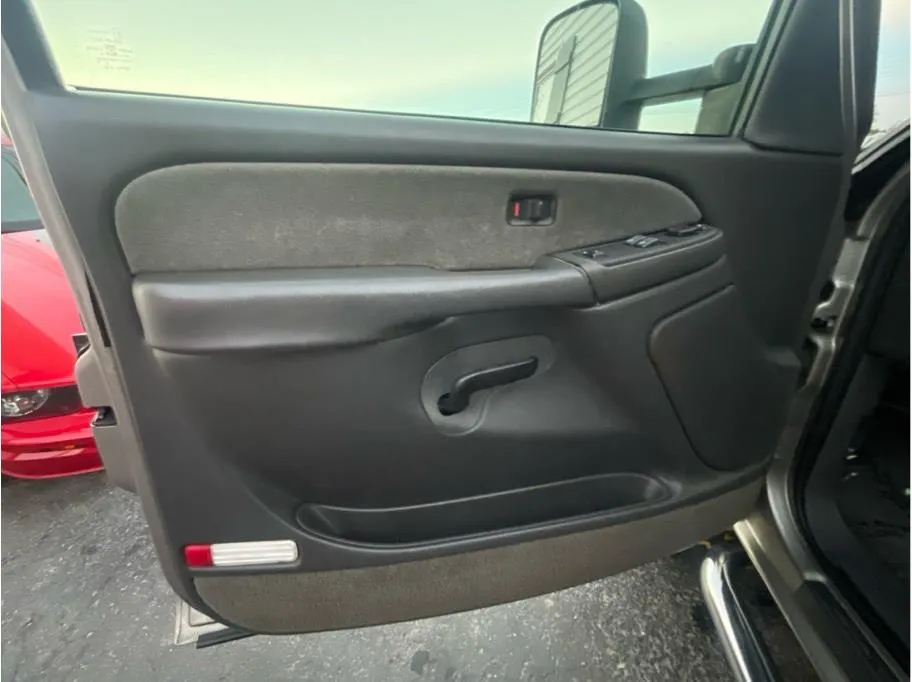 Chevrolet Silverado photo 16