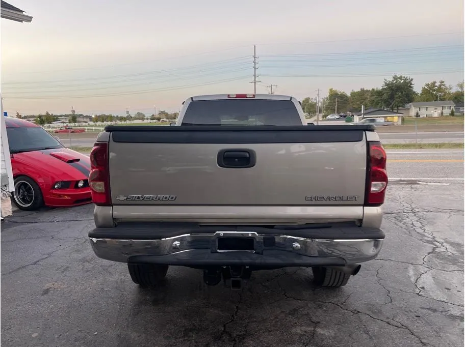 Chevrolet Silverado photo 8