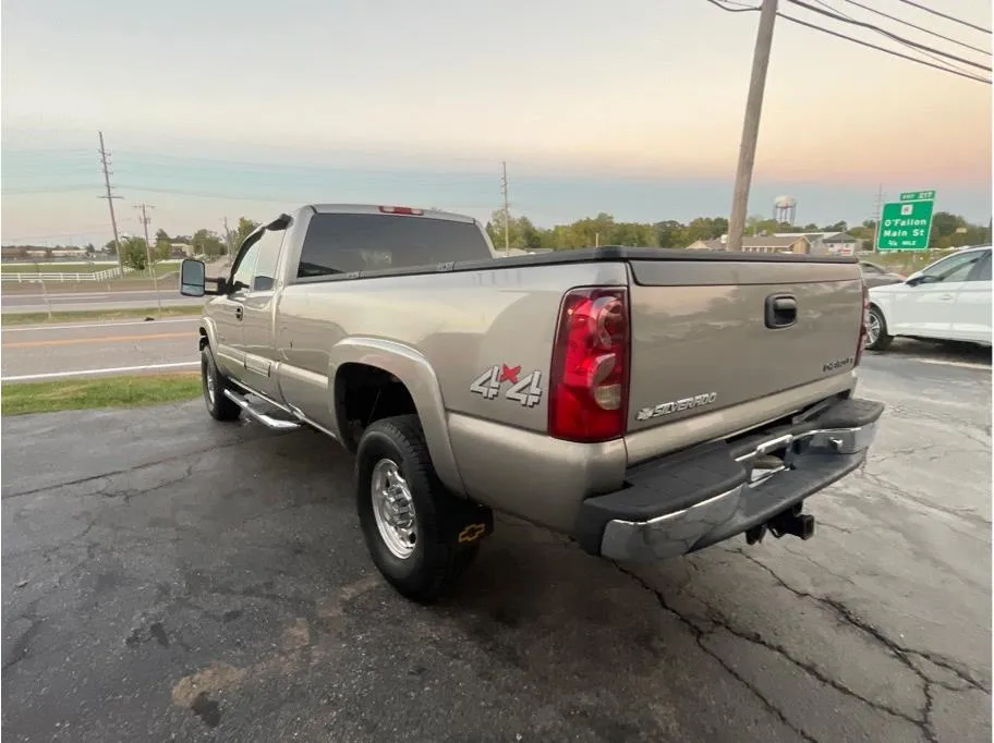 Chevrolet Silverado photo 9