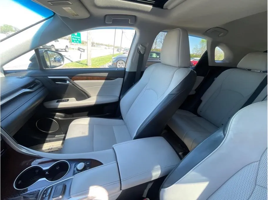 Lexus RX photo 24